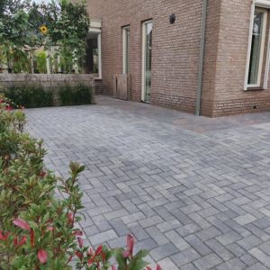 Betonstraatsteen 21x10,5x8 cm Grijs/Zwart komo