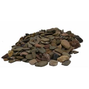 Flachkorn 8-16 mm (BigBag 1500 kg) is een platte grindsoort. Doordat het grind plat is kunt u probleemloos over het grind fietsen of met blote voeten er overheen lopen.
