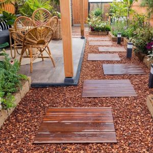 Halve perzikstenen 8-16 mm (zak á 10 kg - ca. 17 liter)