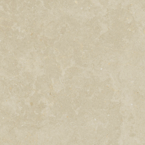 Lichte beige keramische terrastegel SolidSquare Limerock Beige 60x60x3 cm met natuursteenlook textuur.