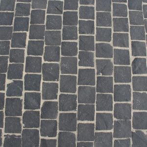 Natuursteen Keien 10x10x7/9 cm TB Basalt Rion