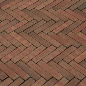 De getrommelde waalformaat van Vandersanden is een duurzaam en natuurlijk product. Doordat de klinker  getrommeld is geeft het de tuin een harmonieuse en rustieke uitstraling.