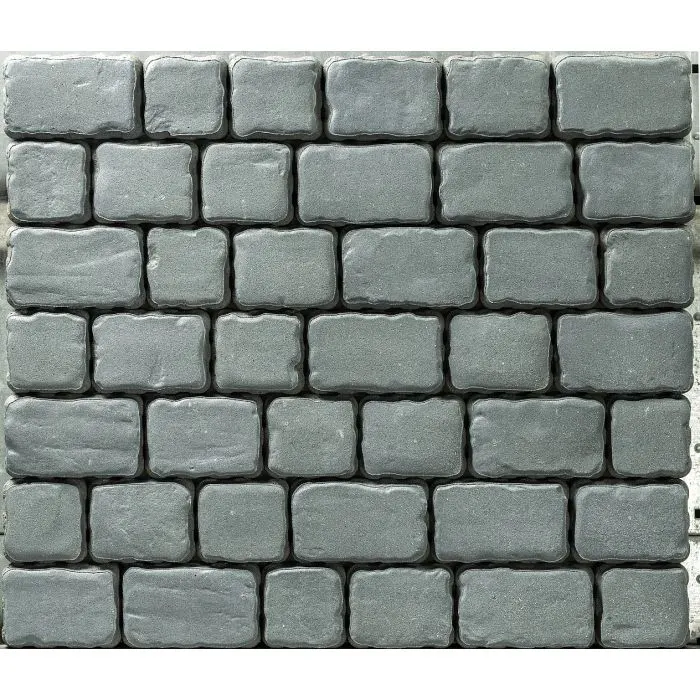 Rustieke oprit van Courtstones 6 cm Belgian Blue bestrating in diverse formaten voor een authentieke blauwsteen uitstraling.