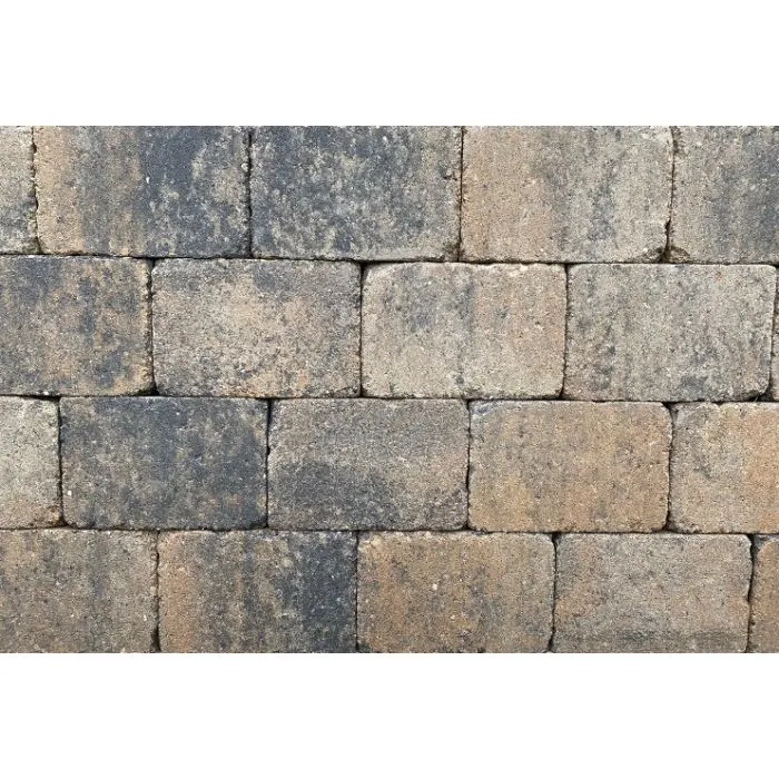 De Trommelsteen 21x14x7 cm Musselkalk van Kijlstra zijn gemaakt van beton. De stenen zijn geschikt voor uw oprit, tuinpad en (dak)terras, waardoor u een eenheid creëert in uw voor- en achtertuin.